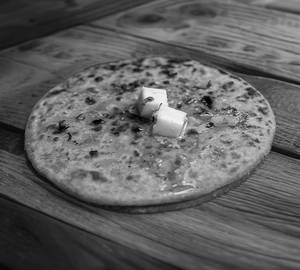 Aalu Pyaz Paratha with Pickle