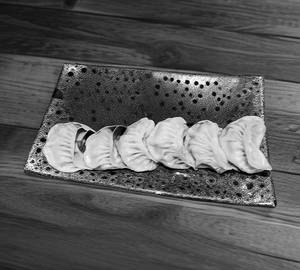 Veg Schezwan Steam Momos (6Pcs)