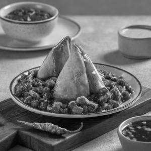 Chole Samosa Chaat