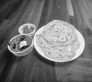Paratha Egg Roast Combo
