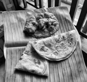 Roti (2 Pcs) + Kerala Chicken Masala