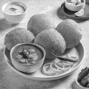 Poori & Aloo Ki Rasiloo