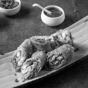 Chicken Spring Roll (6 Pcs)