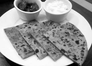 Aloo Parantha With Dahi
