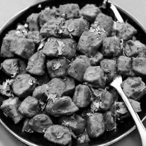 CHAKKI SABJI GARLIC