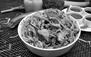Egg Hakka Noodles