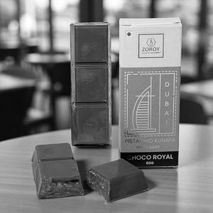 ZOROY Pistachio Kunafa Filled Chocolate Bar Dubai Choco Royal