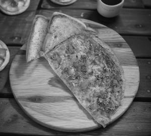 Schezwan bread omelette