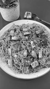 Chilli paneer with noodles