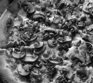 Shroomin Pizza