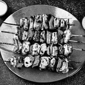 Lasooni Mirch Paneer Tikka (250 G)