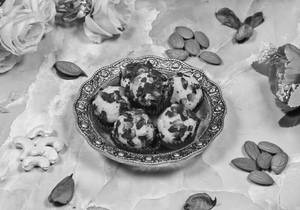 Gulab Dry Fruit Laddu [400 Grams]