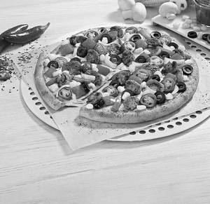 Veg. Extravaganza Pizza