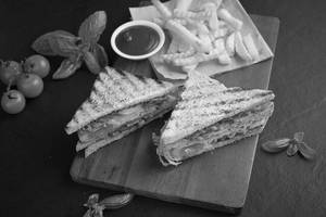1 Veg Sandwich + Fries