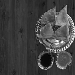 Hot Mattar Samosa Desi Ghee (2 Pc)