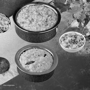 Classic Dal Khichdi 450 Ml+curd Rice 250 Ml+veg 250 Ml+fryums+pickle