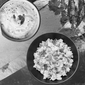 Sooji Upma 750 Ml With Chutney 200 Ml