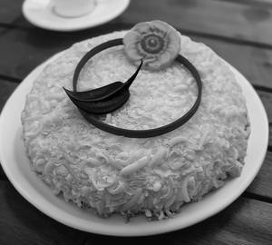 White Forest Cake(Small)