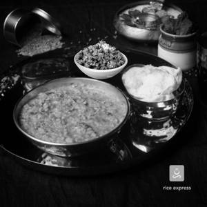 Green Gram Khichdi 450 Ml + Veg 250 Ml + Fryums + Pickle