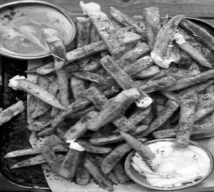Spicy red hot masala fries