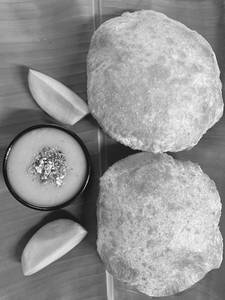 Poori With Aamras
