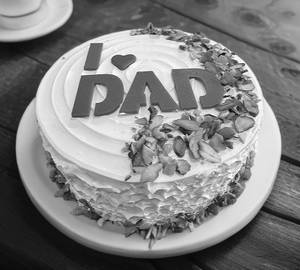 Father's Day Spl Choco  Pista cake(Small)
