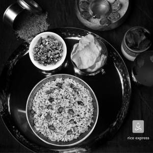 Plain Pulihora 450 Ml + Veg 250 Ml + Fryums + Pickle