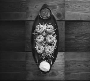 Veg fried momos