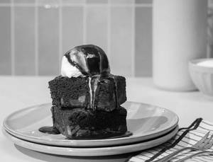 Chocolate Brownie With Ice Cream