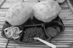 Cholle bhature combo