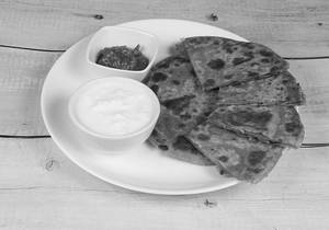 Aloo Paratha With Curd And Chutney