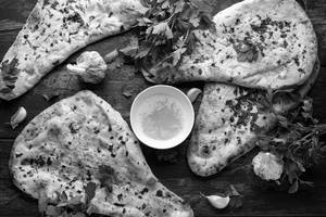 GARLIC NAAN