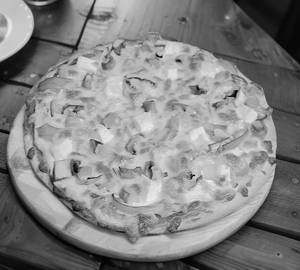 Paneer Makhani Special Pizza 13 Inch Large