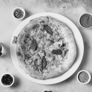 Truffle Mushroom Chicken Pizza