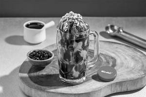 Black Currant Hot Chocolate Fudge