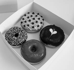 Donuts Bestseller Pack Of 4 Donuts (buy 3 And Get 1 Free)