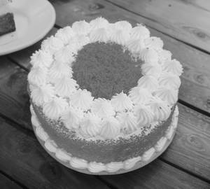 Carmine Flower Round Small Eggless