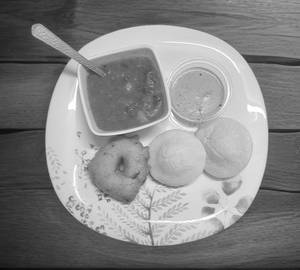 2 Idli Sambar + 1 Vada