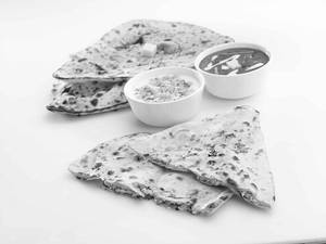 Paneer Naan With Dal & Raita