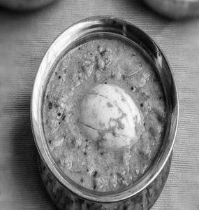 Dimer Jhol With Aloo