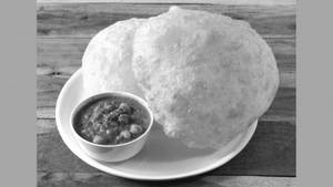 Chole Bhature (2pcs)