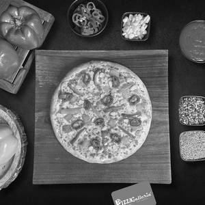 Achari Treat Pizza
