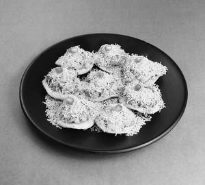 Sev Puri (6 piece)