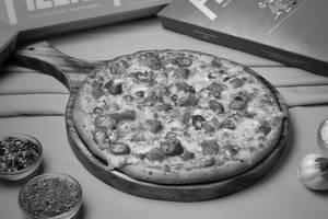 Spicy Garlic Chicken Pizza