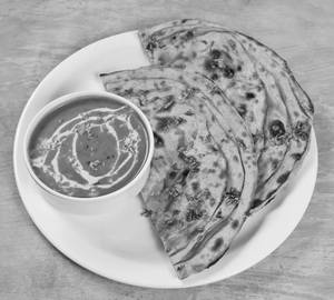 Dal Makhani With Laccha Paratha 