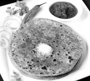 Onion Paratha with Makhan