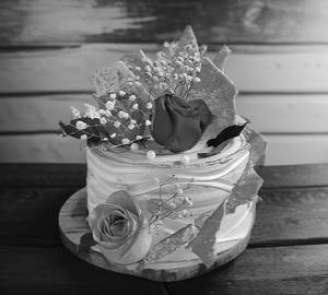 Rose Birthday Cake [500 G]