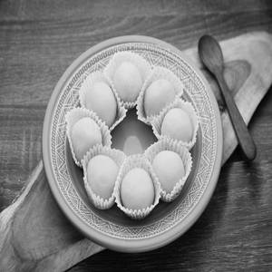 Gur Ball Sandesh