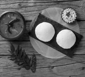 Idli Sambar (2 Pieces)