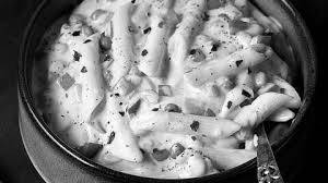Veg white sauce pasta with coke [250 ml]